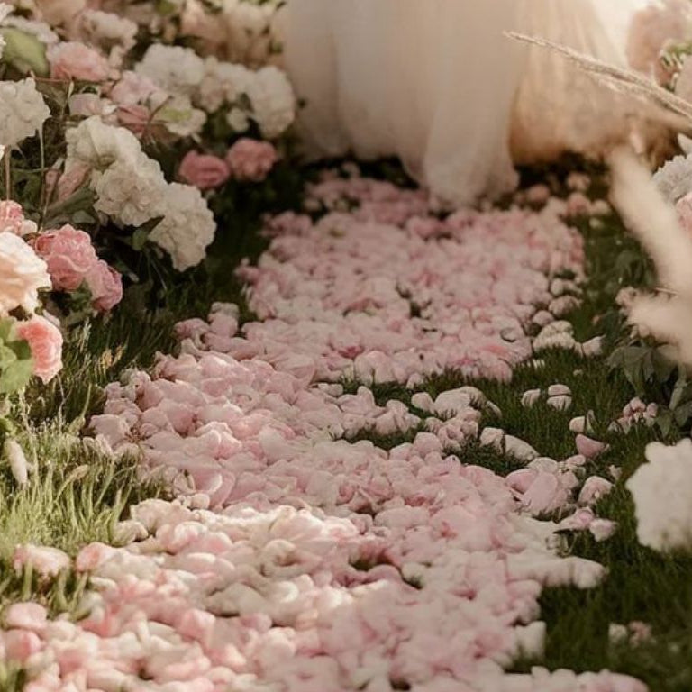 5 Different Ways to Use Petals as a 2026 Bride